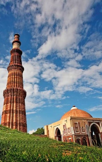 qutab-minar-delhi-attr-nearby